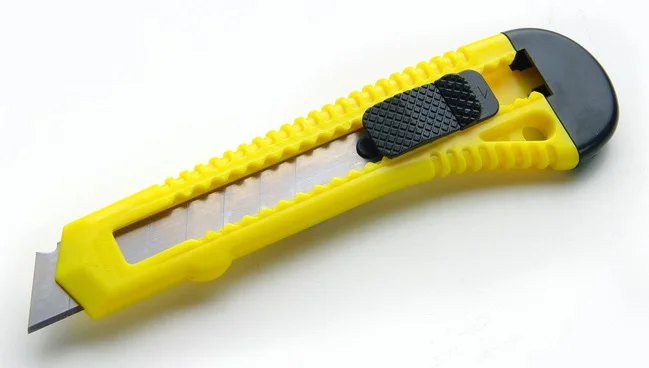 Ніж висувний 18мм посилений з автозамком Сила 400201