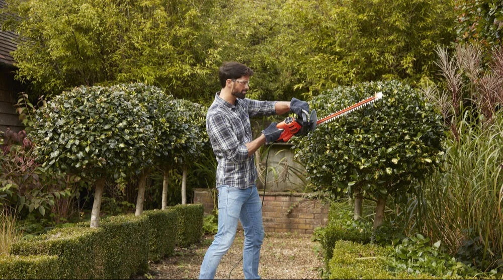 Кусторез электрический Black+Decker BEHTS301 - фото 4
