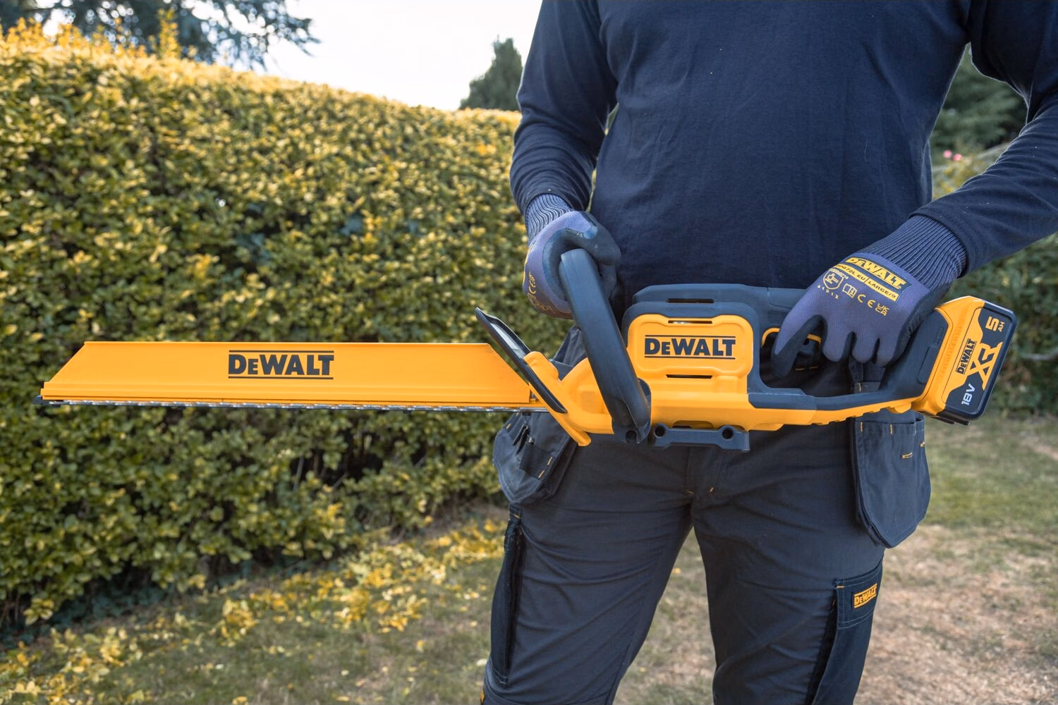 Кусторез аккумуляторный DeWALT DCMHT562P1, комплект - фото 9