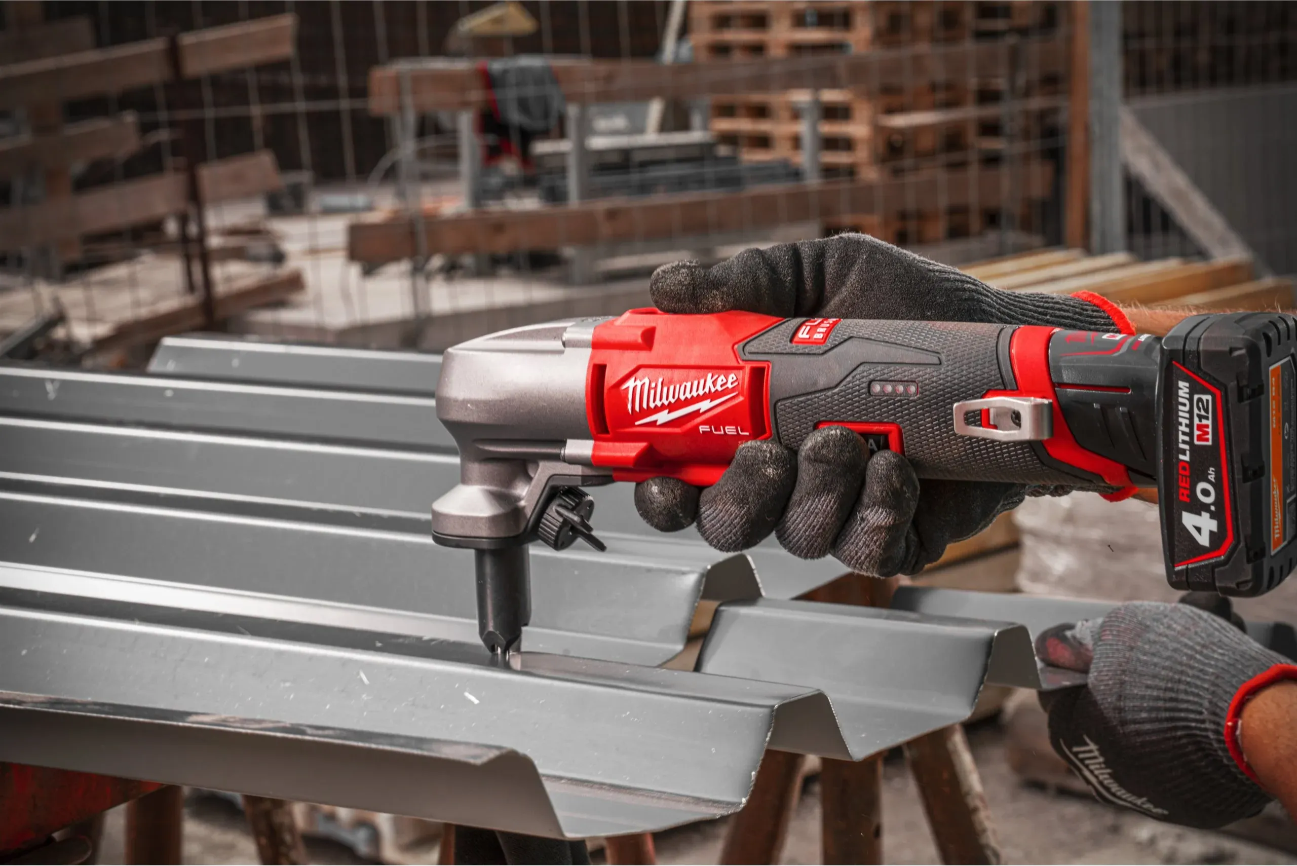 Ножницы высечные аккумуляторные Milwaukee M12 FNB16-0 - фото 9