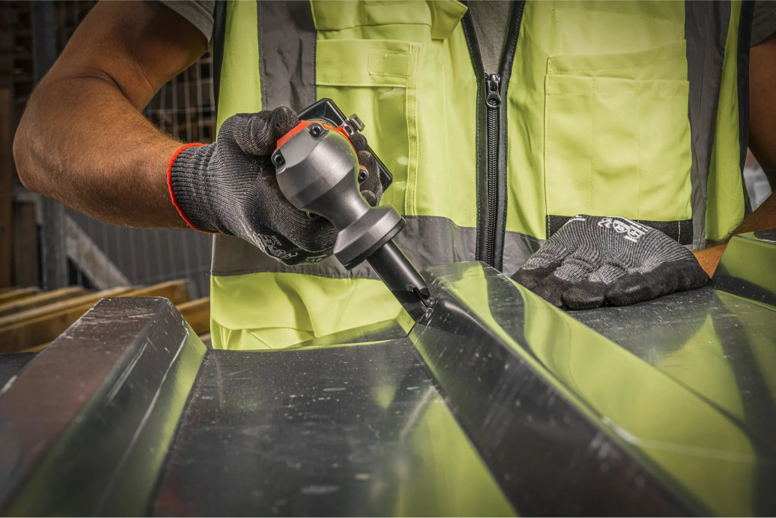 Ножницы высечные аккумуляторные Milwaukee M12 FNB16-0 - фото 10