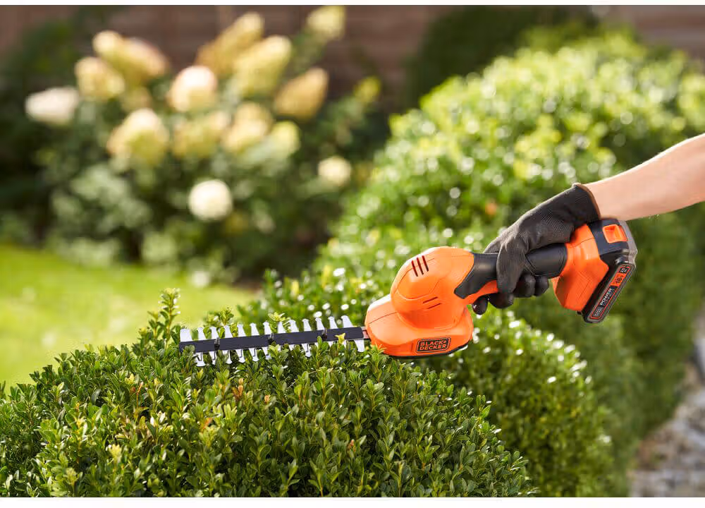 Кусторез-ножницы аккумуляторные Black+Decker BCSS18B - фото 8