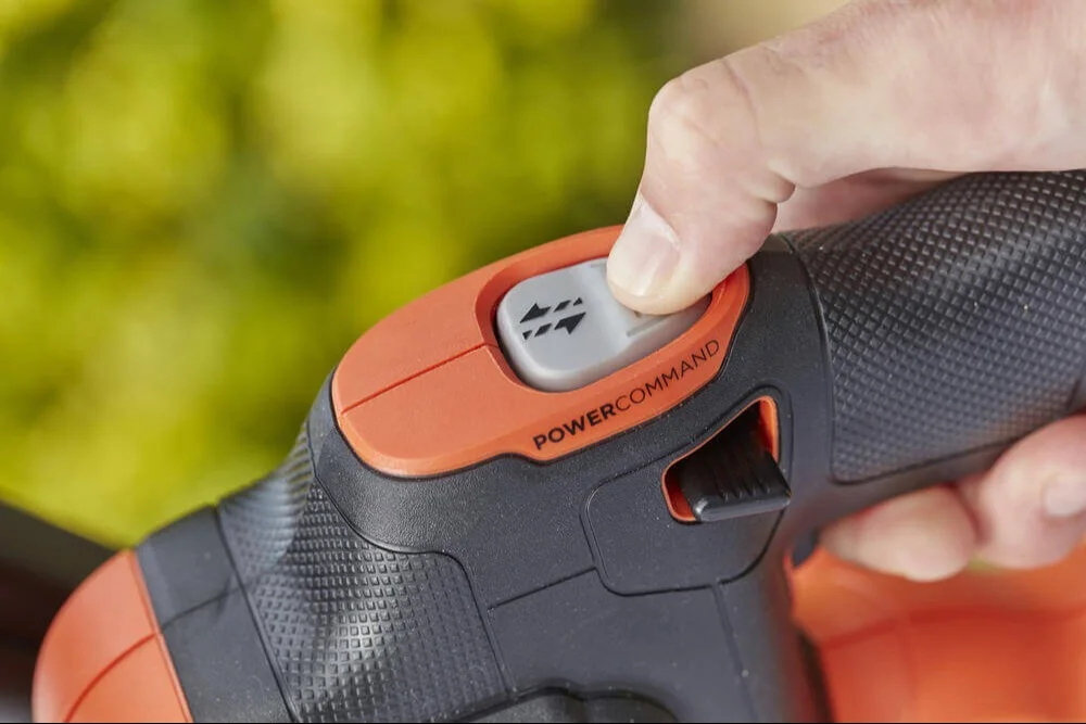 Аккумуляторный кусторез Black+Decker BCHTS3625L1 - фото 4