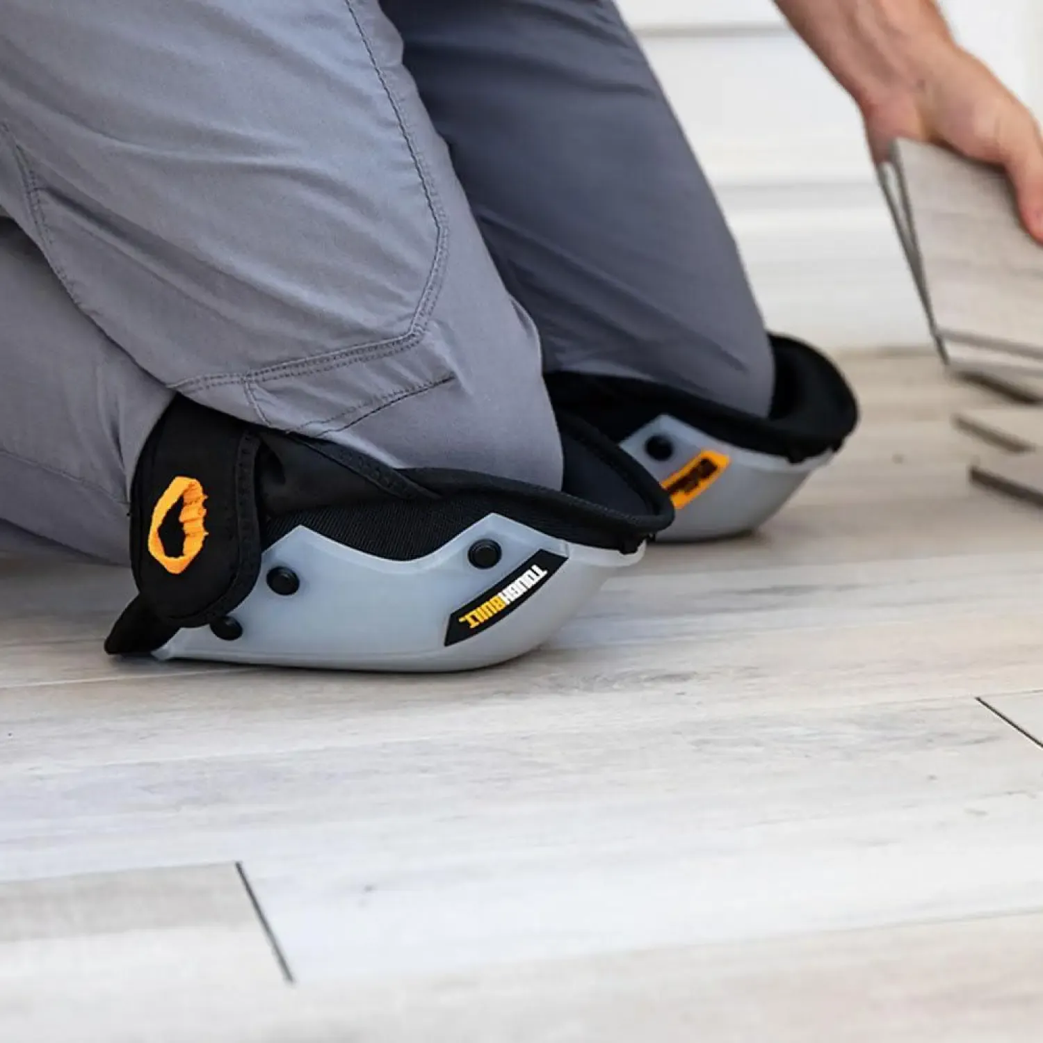 Наколінники для чутливих поверхонь ToughBuilt з лінії GelFit™ Non-Marring (TB-KP-G203)