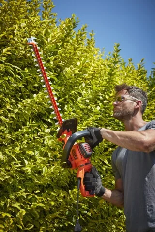 Электрический кусторез Black+Decker BEHTS551 - фото 5