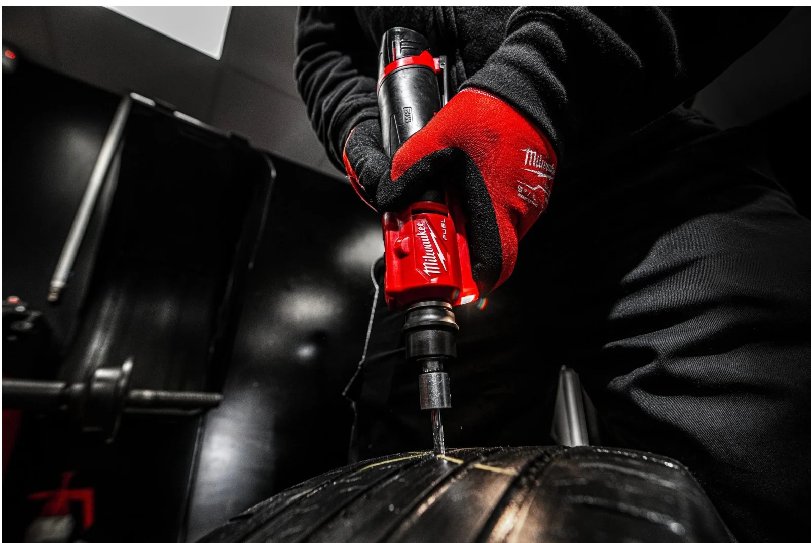 Шліфмашина пряма акумуляторна 7/16" HEX Milwaukee M12 FTB-0   4933472215