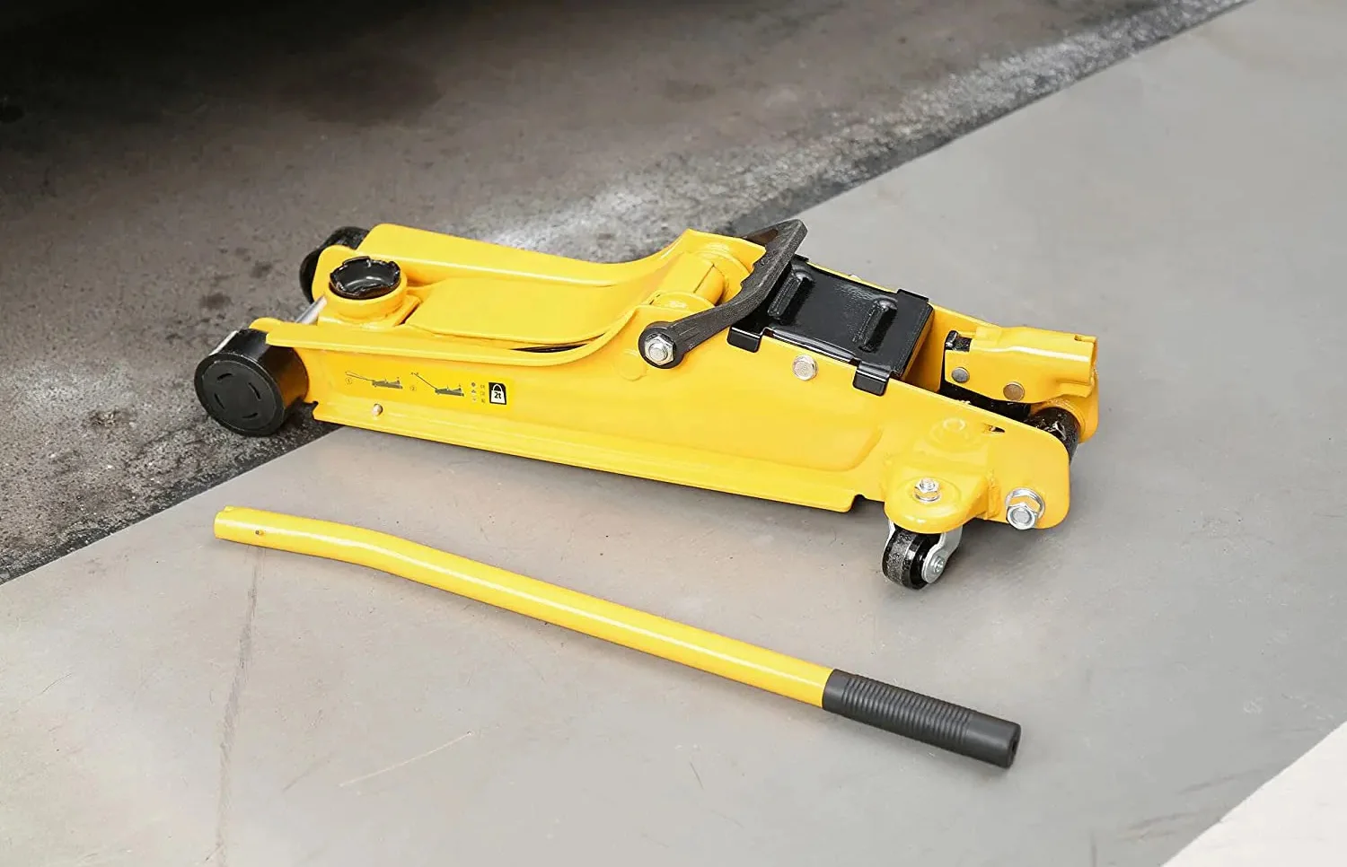 Домкрат гідравлічний підкатний з поворотною ручкою 2т Stanley STMT81251-1 - фото 2