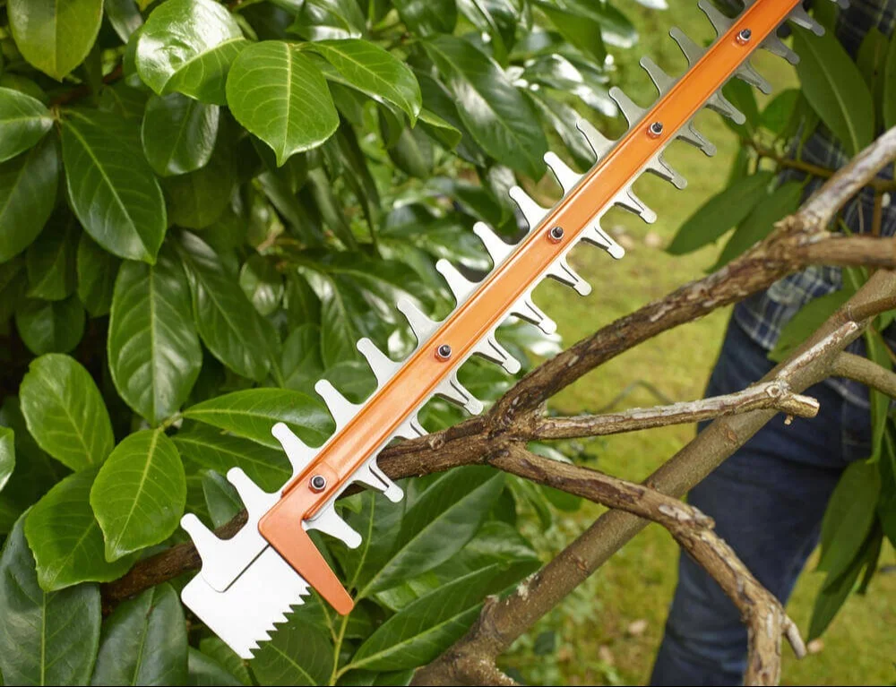 Кусторез электрический Black+Decker BEHTS301 - фото 5