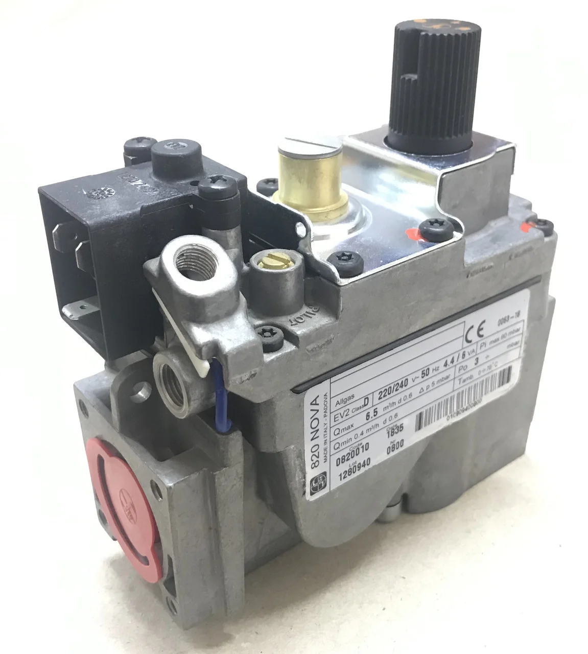 0.820.010 Газовий клапан 820 NOVA для котлів