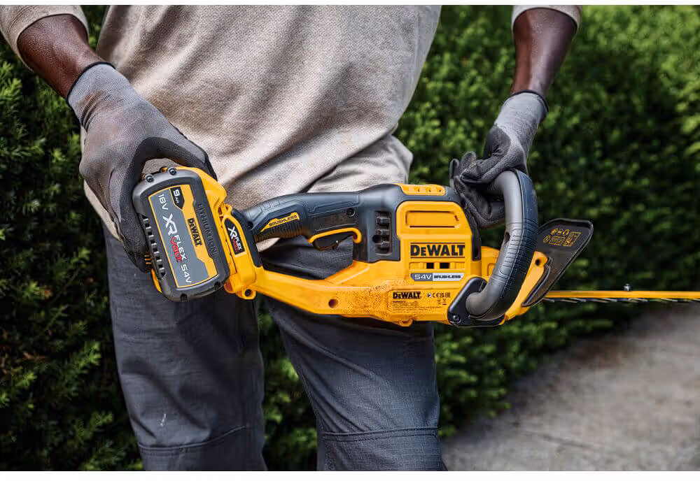Кусторез аккумуляторный DeWALT DCMHT573N (без АКБ) - фото 9