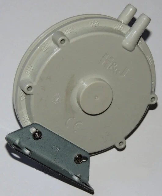 4300200088 Пресостат універсальний 70/50 Pa на газовий котел