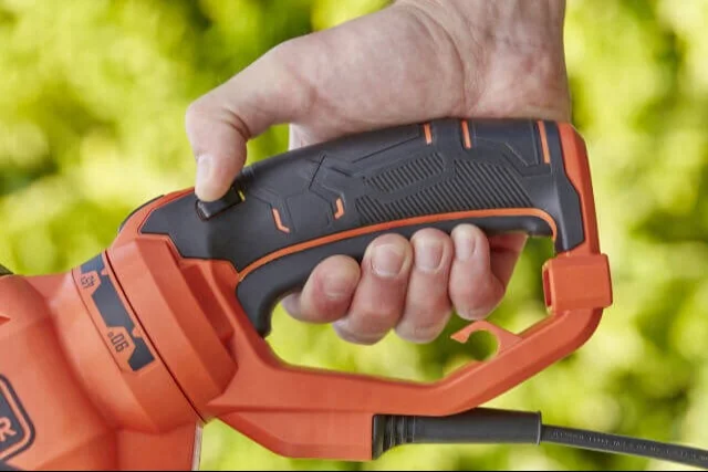 Электрический кусторез Black+Decker BEHTS551 - фото 3