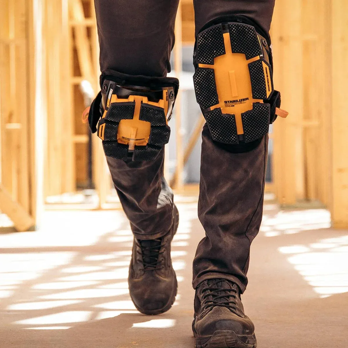 Наколінники зі стабілізатором ToughBuilt з лінії GelFit™ (TB-KP-G205)