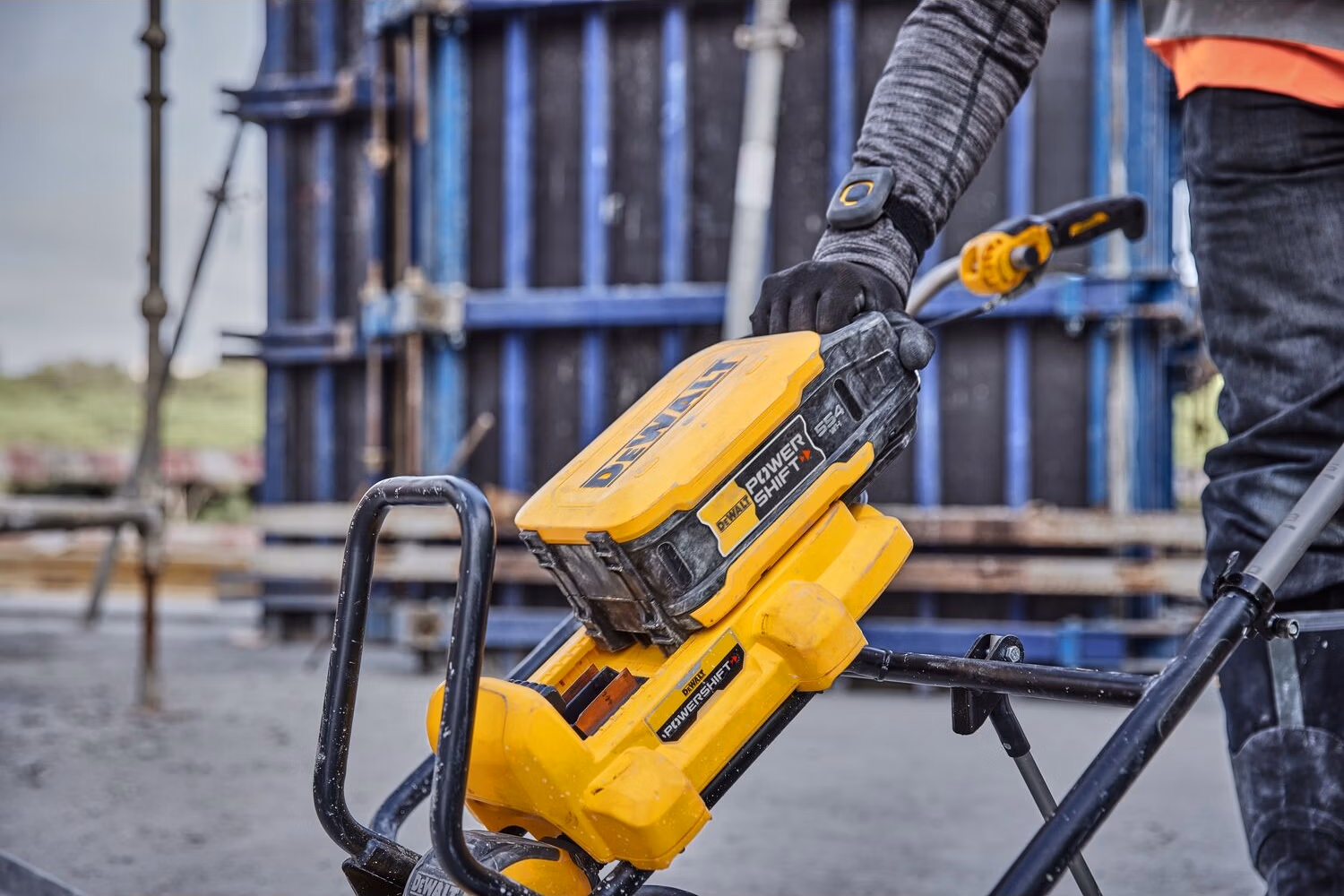Віброрейка акумуляторна DeWALT POWERSHIFT DCPS330N - фото 11