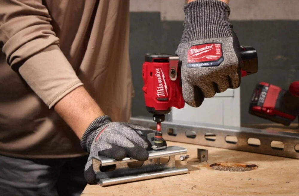 Акумуляторний ударний шуруповерт Milwaukee M12 BLIDRC-202C - фото 6
