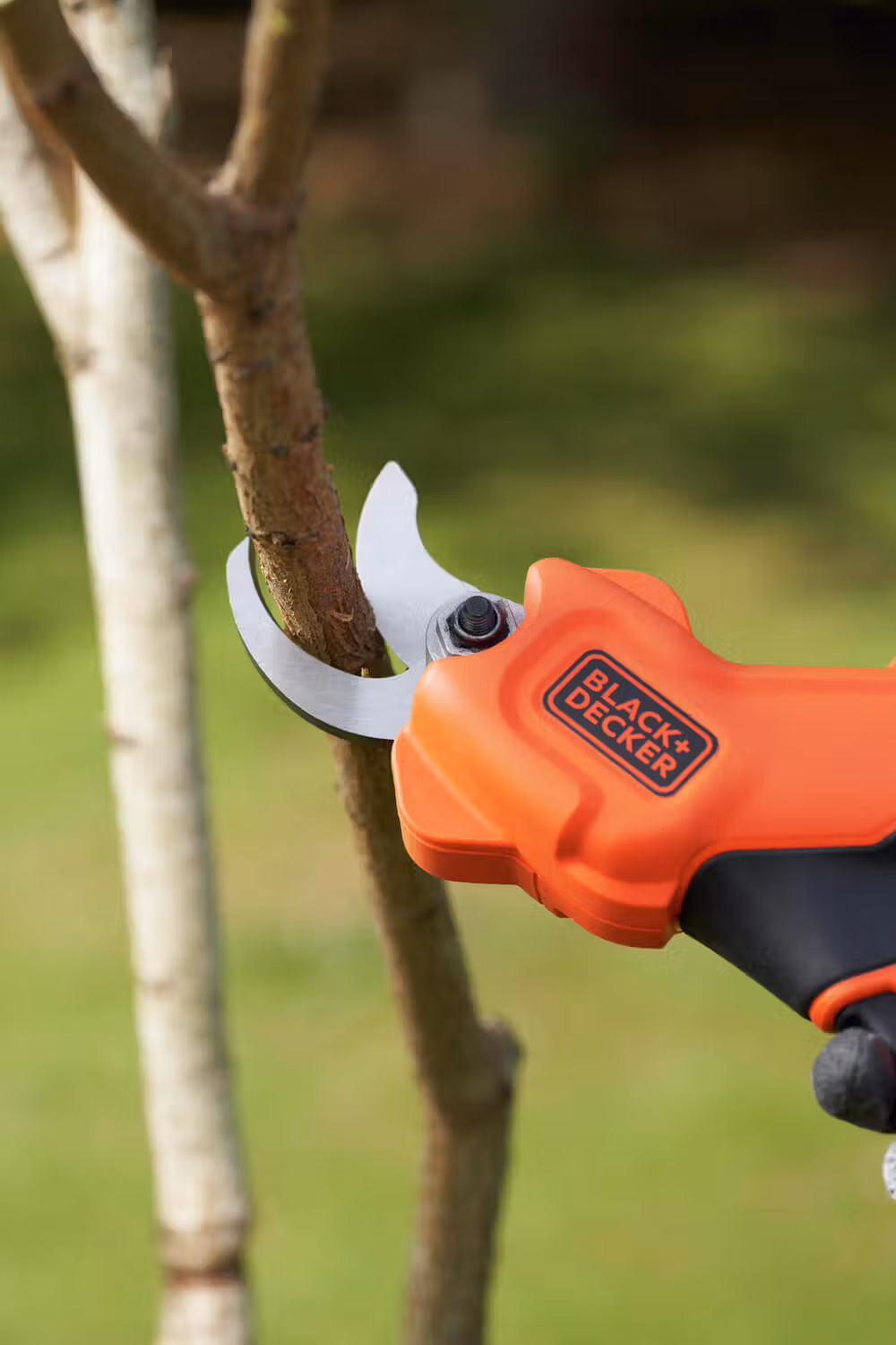 Акумуляторні ножиці-секатор Black+Decker BCPP18D1 - фото 8