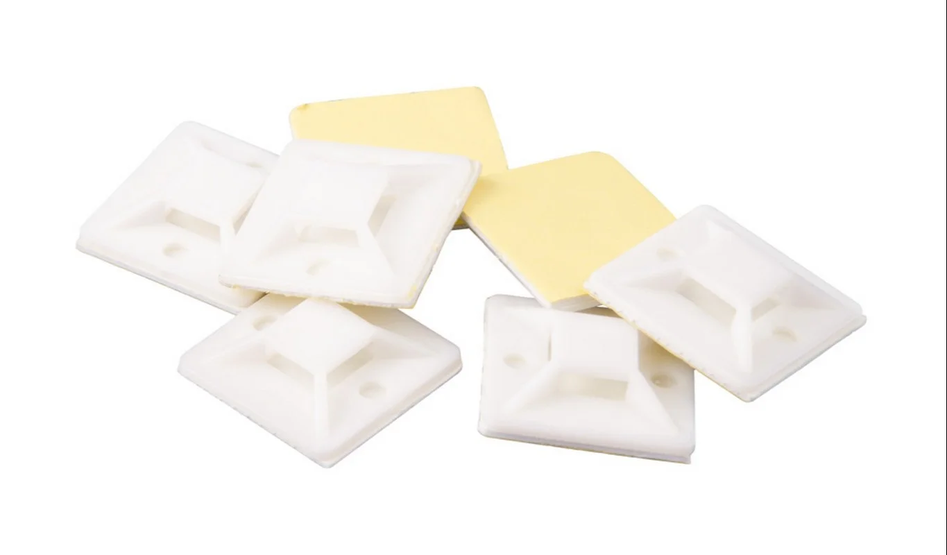 Майданчик універсальний 20х20 з отвором для стяжки шириною до 6 мм білий (50 шт) MasterTool (20-1898)